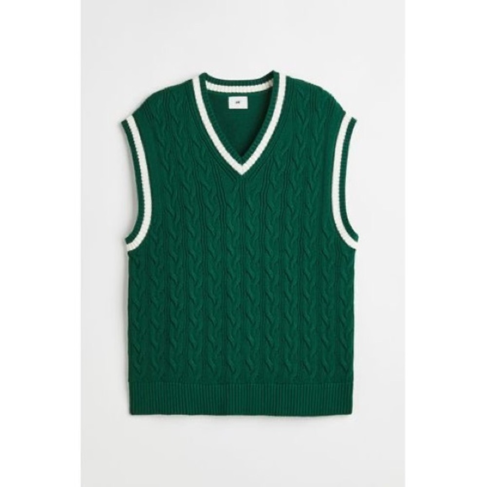 H&M - Retro Preppy Style Relaxed Fit Cable Knit Sweater Green Vest in Size M
